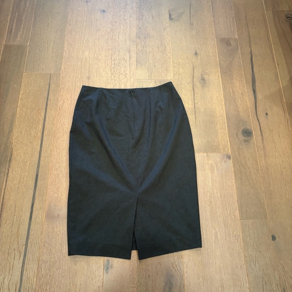 The Limited Collection Black Micro-Check Pencil Skirt Size 6 EUC Trendy - Picture 8 of 8